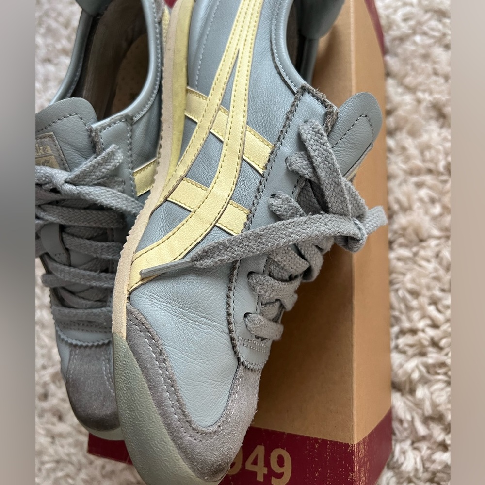 Vintage ASICS Tiger women’s sneakers Mexico 66